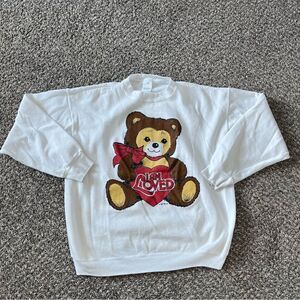 Vintage White Sweatshirt with Bear and Heart Design